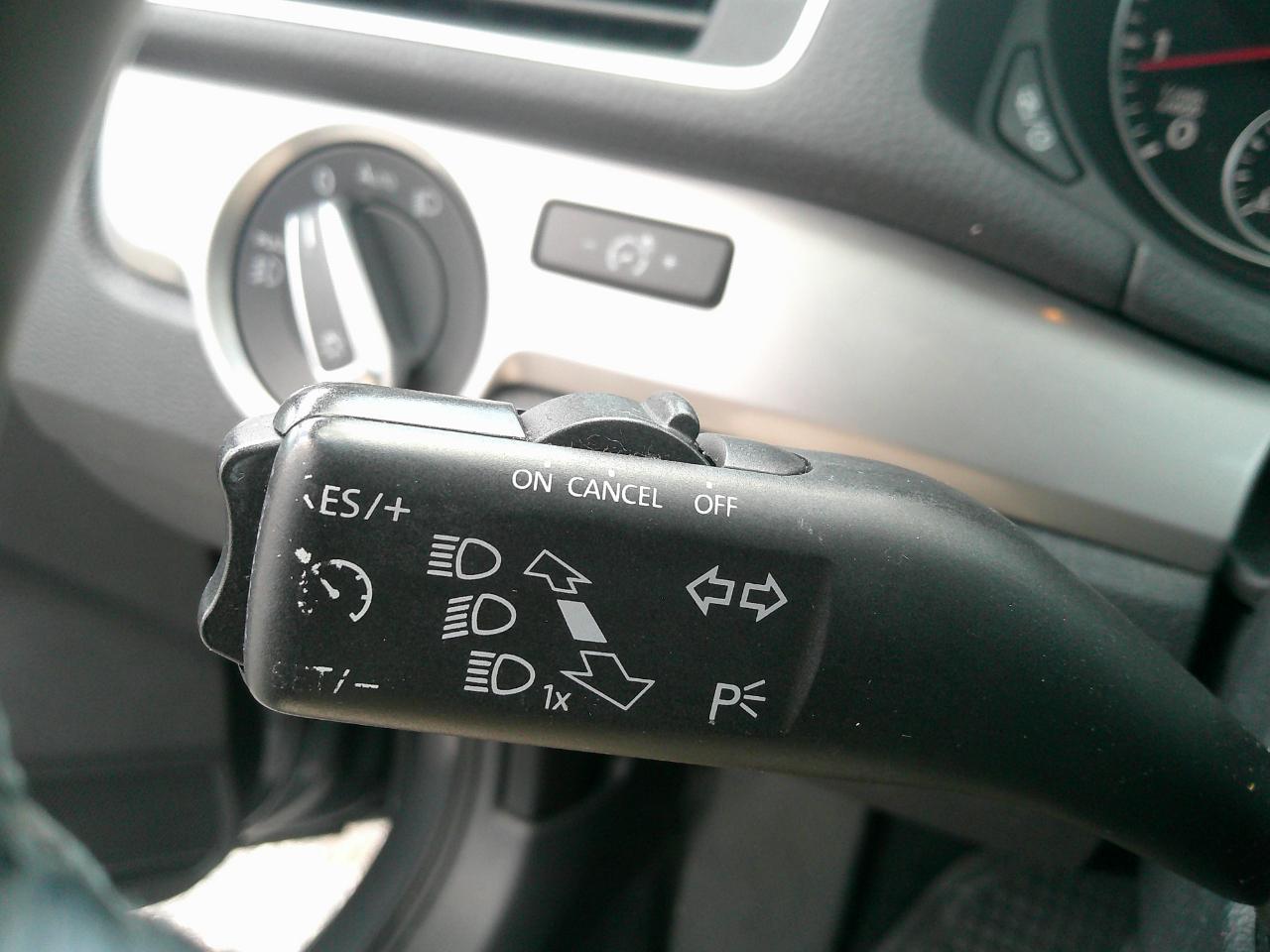Volkswagen Passat 4dr Sdn 1.8T Auto Limited Edition 2015