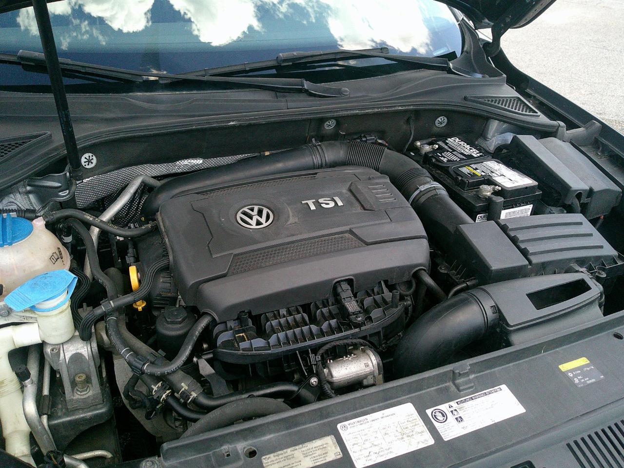 Volkswagen Passat 4dr Sdn 1.8T Auto Limited Edition 2015