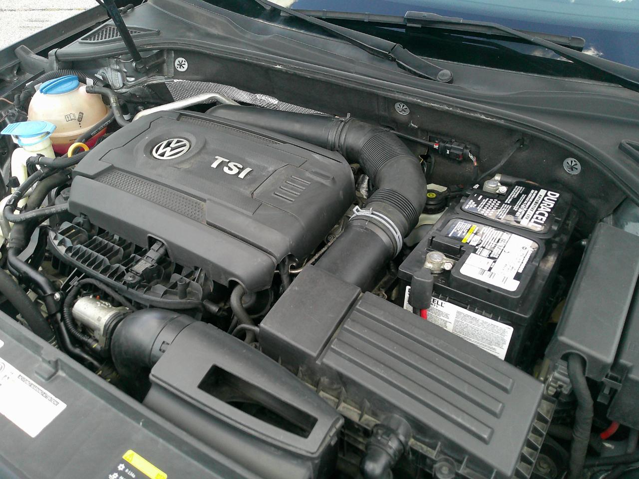 Volkswagen Passat 4dr Sdn 1.8T Auto Limited Edition 2015