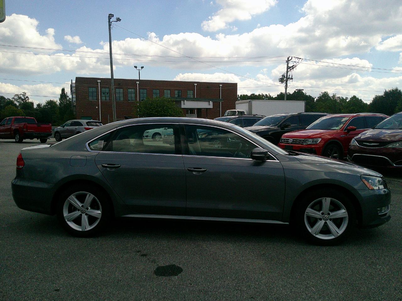 Volkswagen Passat 4dr Sdn 1.8T Auto Limited Edition 2015