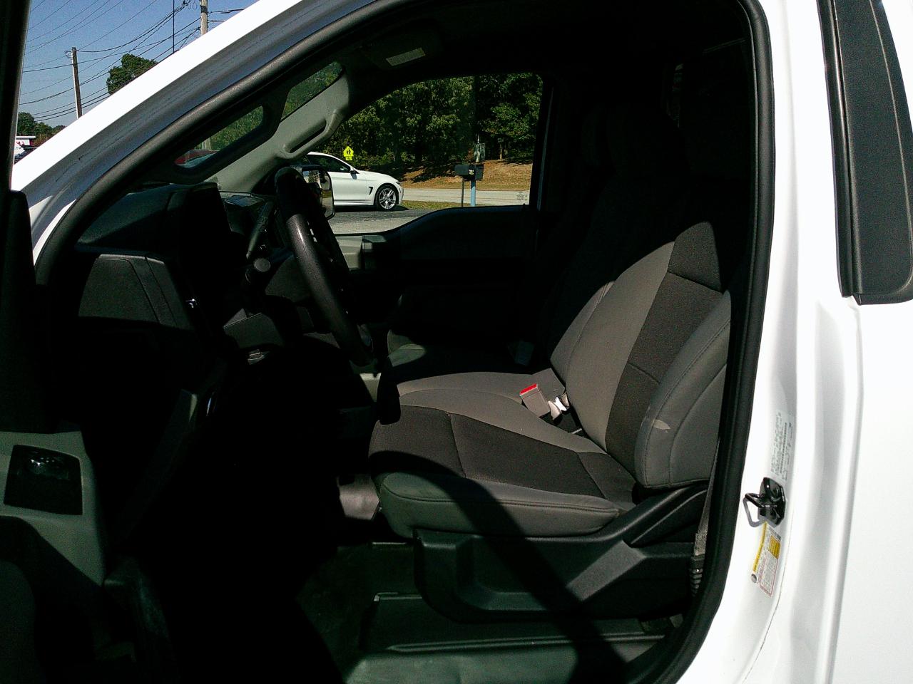 Ford F-150 XL 2WD Reg Cab 8' Box 2019