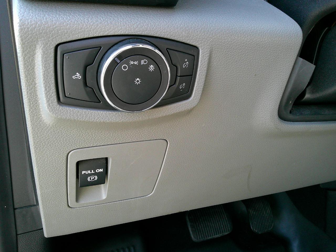 Ford F-150 XL 2WD Reg Cab 8' Box 2019