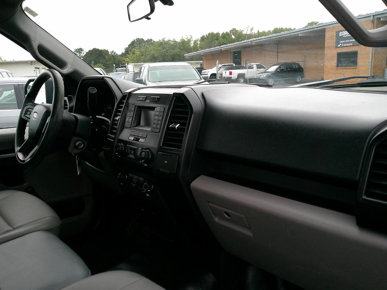 Ford F-150 XL 2WD Reg Cab 8' Box 2020