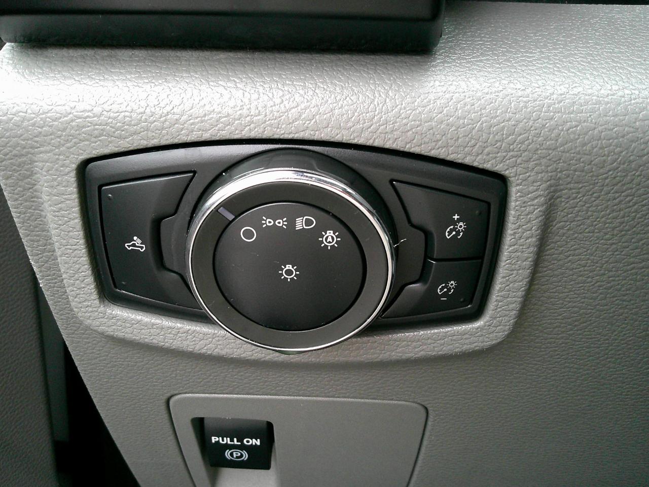 Ford F-150 XL 2WD Reg Cab 8' Box 2020