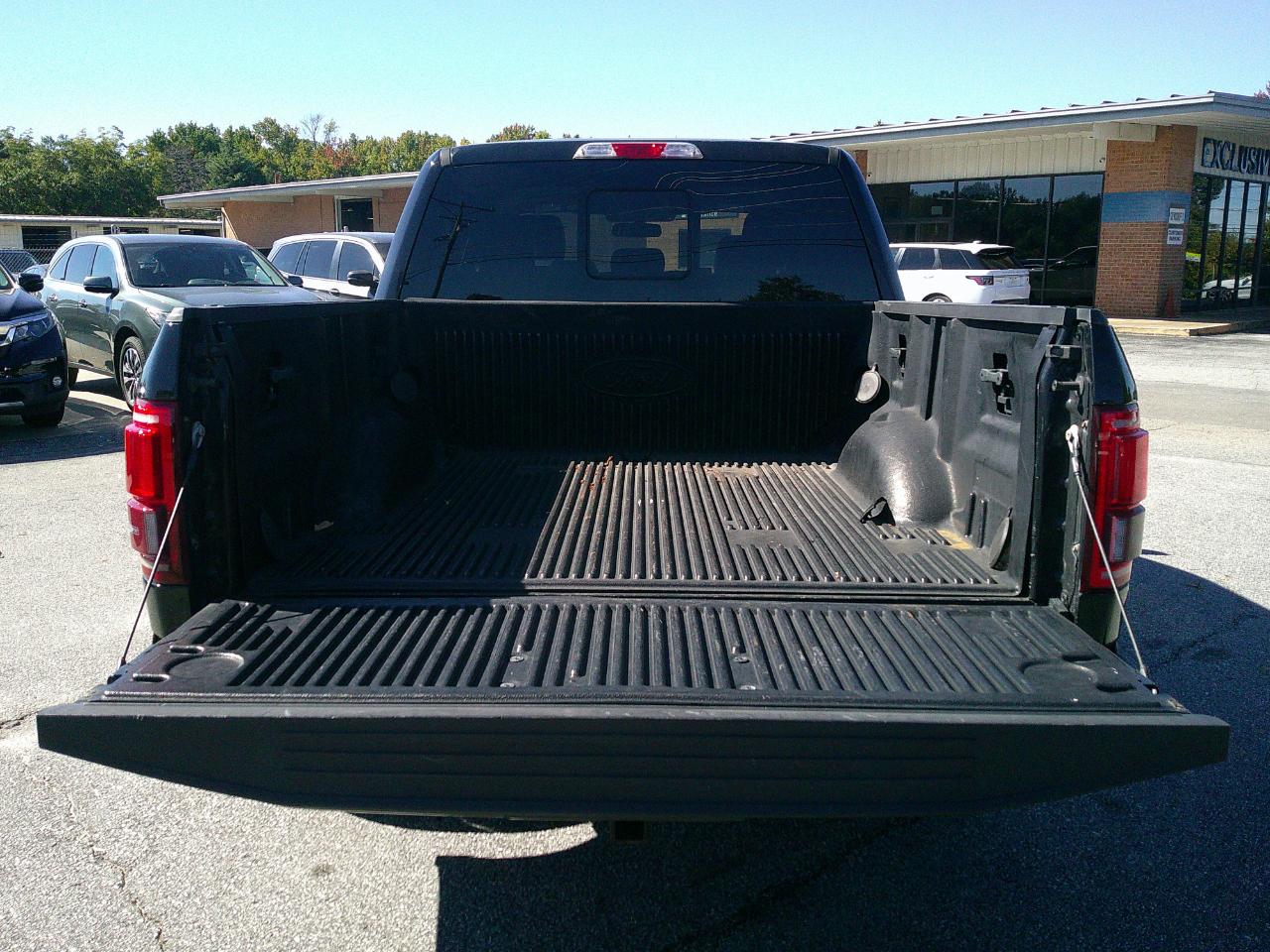 Ford F-150 2WD SuperCrew 157" Lariat 2016