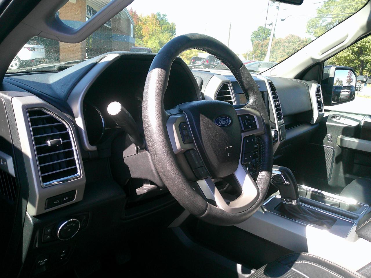 Ford F-150 2WD SuperCrew 157" Lariat 2016