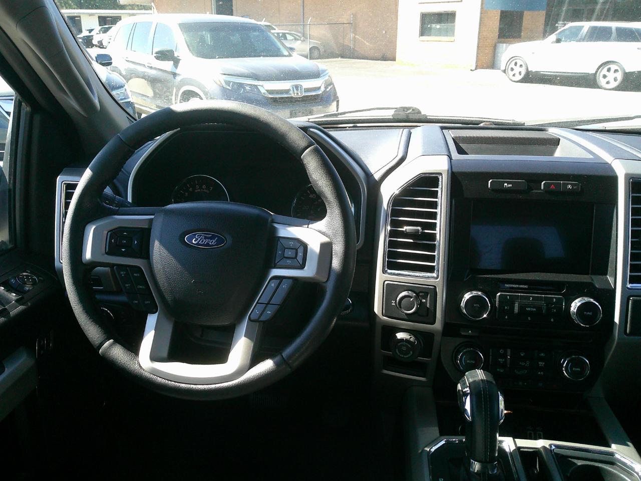 Ford F-150 2WD SuperCrew 157" Lariat 2016