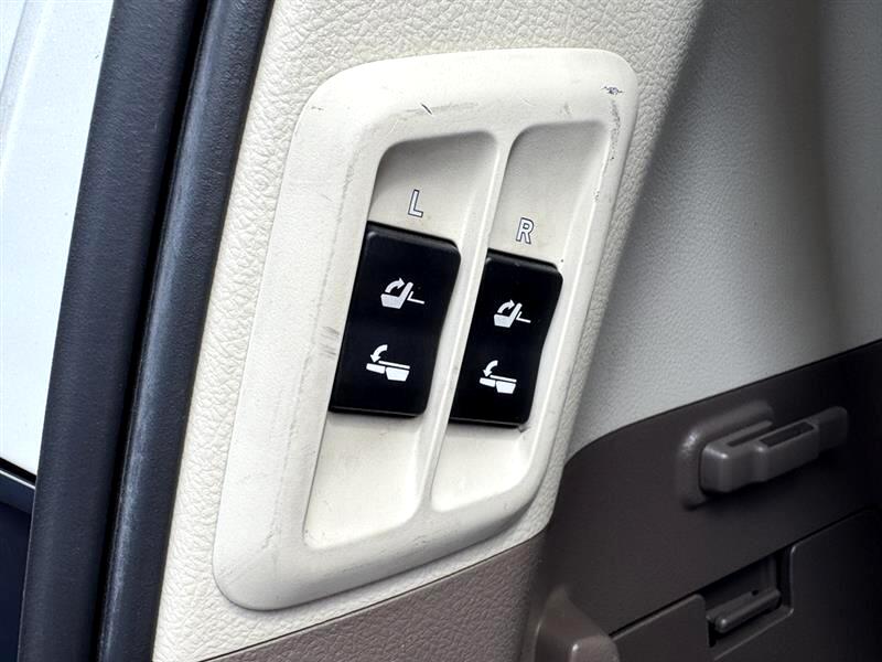 Lexus GX 460 Premium 4D SUV 4WD 2013 Lexus GX 460 Premium 4D SUV 4WD 2013