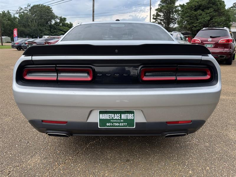 Dodge Challenger SXT 2020