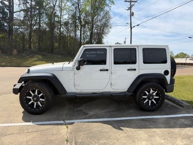 Jeep Wrangler Unlimited Sahara 4WD 2013