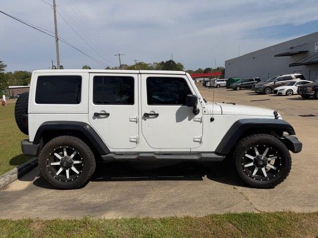 Jeep Wrangler Unlimited Sahara 4WD 2013