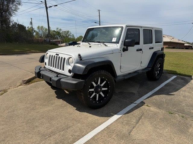 Jeep Wrangler Unlimited Sahara 4WD 2013