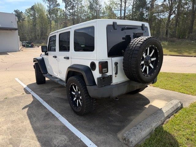 Jeep Wrangler Unlimited Sahara 4WD 2013