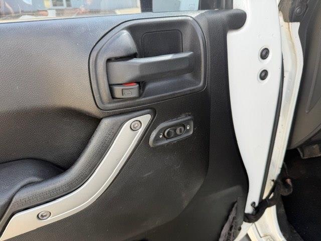 Jeep Wrangler Unlimited Sahara 4WD 2013