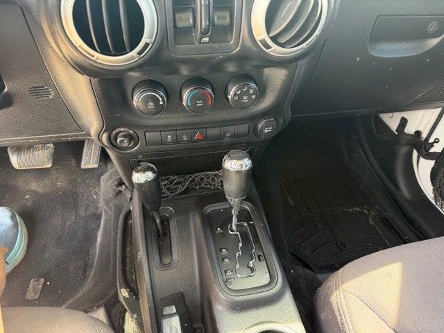 Jeep Wrangler Unlimited Sahara 4WD 2013