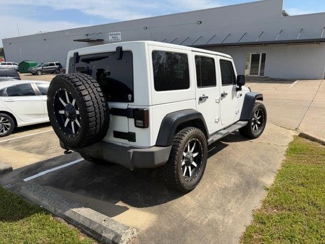 Jeep Wrangler Unlimited Sahara 4WD 2013