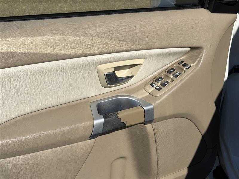 Volvo XC90 3.2 FWD 5-Passenger 2013