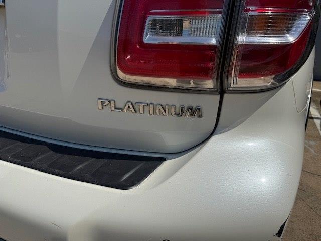 Nissan Armada Platinum 4D SUV RWD 2018 Nissan Armada Platinum 4D SUV RWD 2018