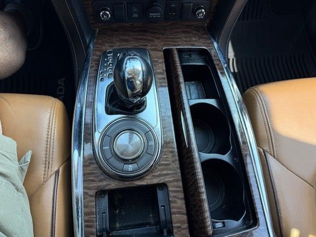 Nissan Armada Platinum 4D SUV RWD 2018 Nissan Armada Platinum 4D SUV RWD 2018