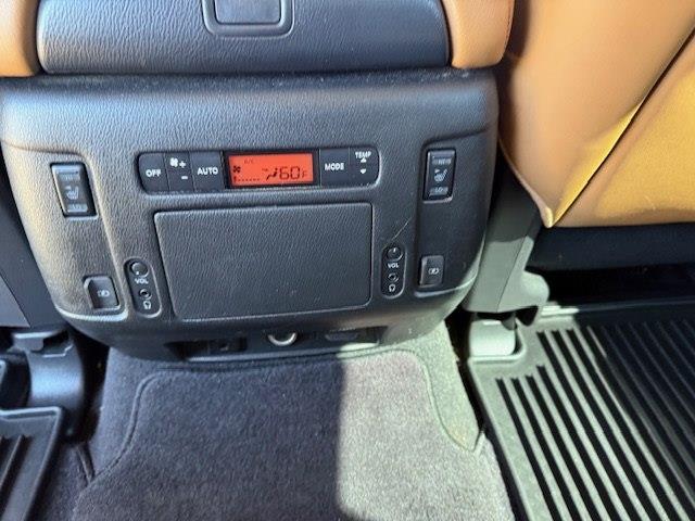 Nissan Armada Platinum 4D SUV RWD 2018 Nissan Armada Platinum 4D SUV RWD 2018