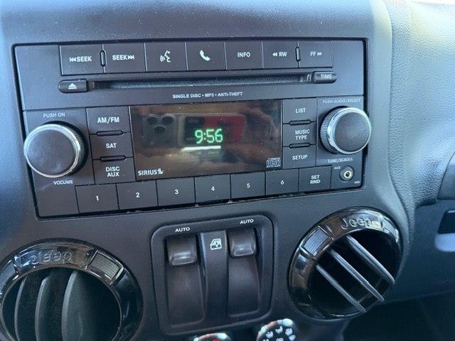 Jeep Wrangler Sahara 4WD 2014 Jeep Wrangler Sahara 4WD 2014