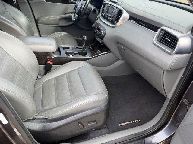 Kia Sorento EX V6 2WD 2016