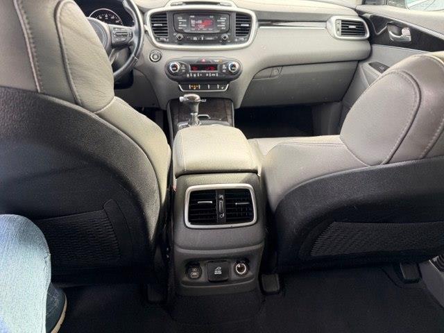 Kia Sorento EX V6 2WD 2016