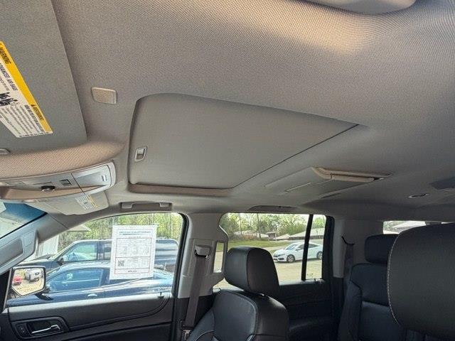 GMC Yukon XL SLT 2WD 2017