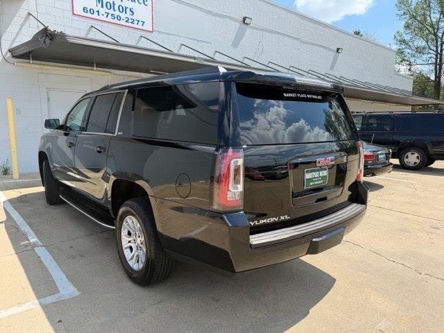 GMC Yukon XL SLT 2WD 2017