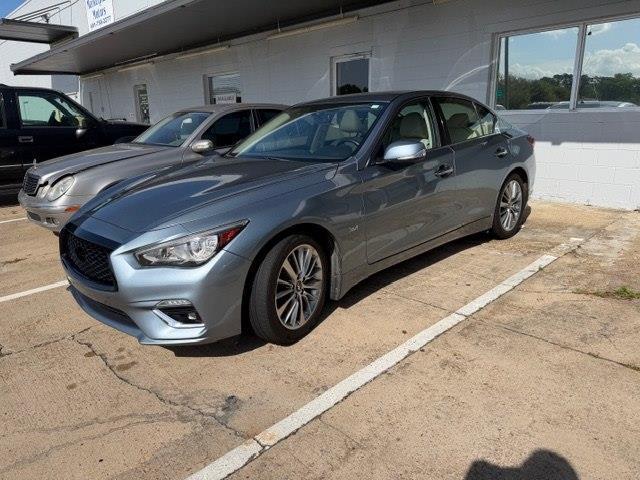Infiniti Q50 3.0t LUXE 2019