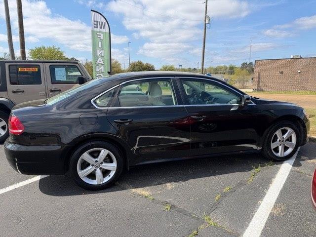 Volkswagen Passat 2.5L SE MT 2013