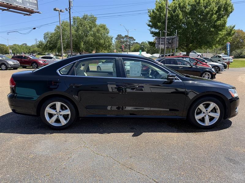 Volkswagen Passat 2.5L SE MT 2013