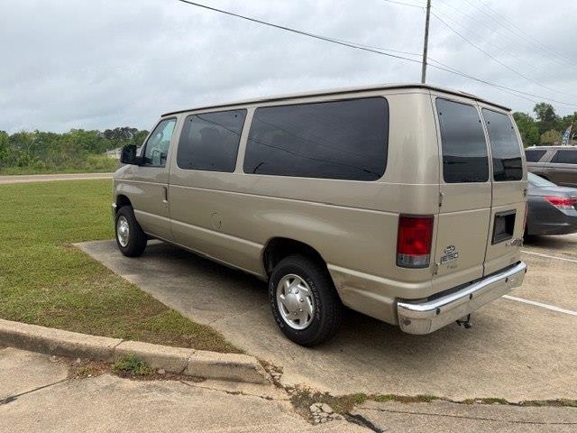 Ford Econoline E-150 XLT 2010