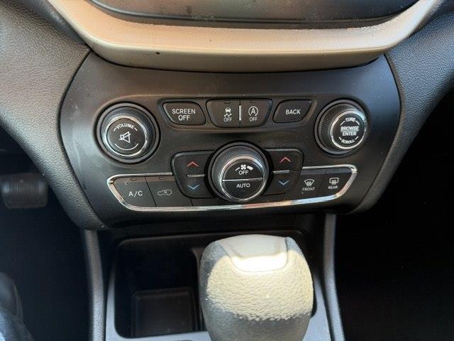 Jeep Cherokee Latitude FWD 2015