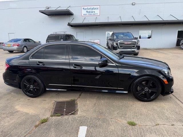 Mercedes-Benz C-Class C300 4D Sport Sedan 4M 2011