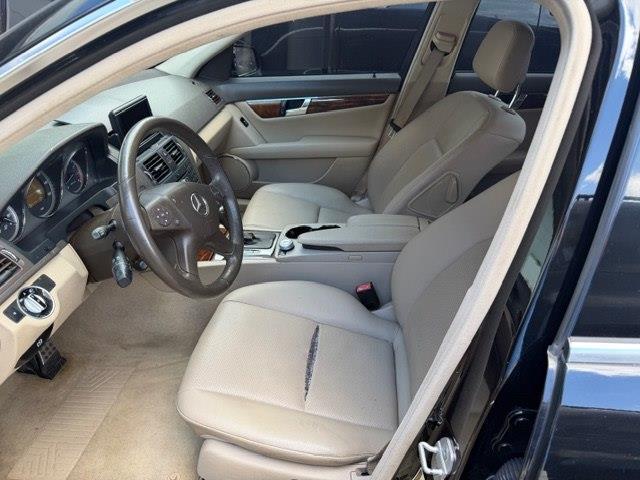 Mercedes-Benz C-Class C300 4D Sport Sedan 4M 2011