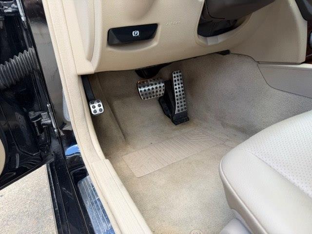 Mercedes-Benz C-Class C300 4D Sport Sedan 4M 2011