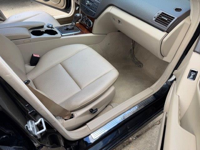 Mercedes-Benz C-Class C300 4D Sport Sedan 4M 2011