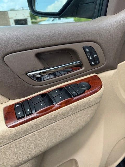 Chevrolet Tahoe LTZ 2WD 2012