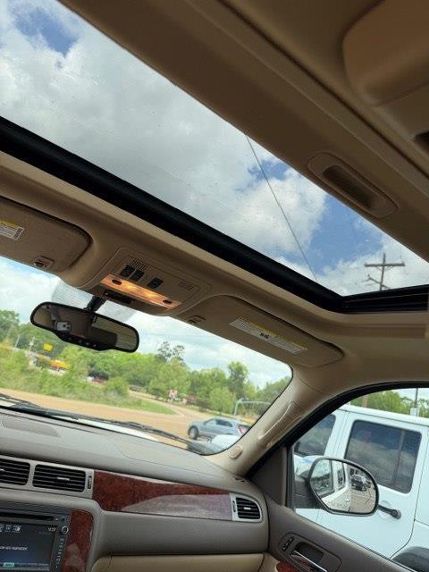 Chevrolet Tahoe LTZ 2WD 2012