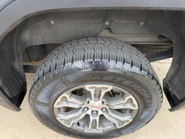 GMC Sierra 1500 SLE Crew Cab Long Box 2WD 2019