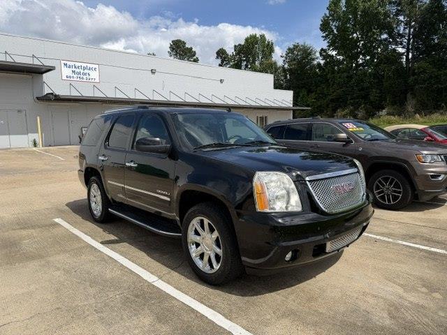 GMC Yukon Denali 2WD 4dr 2013