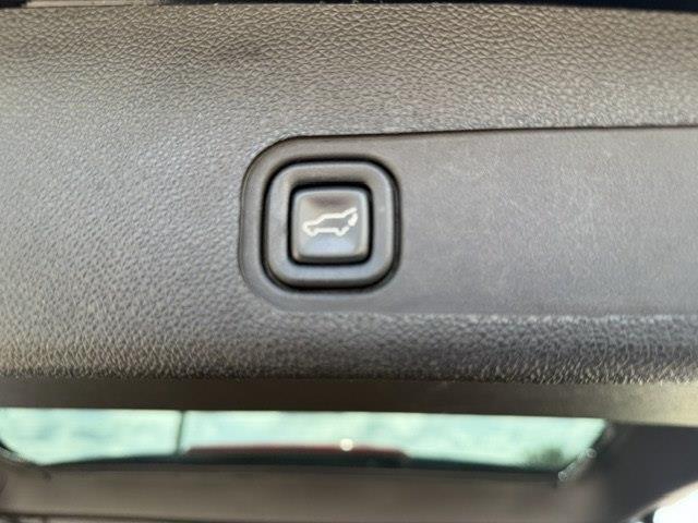 GMC Yukon Denali 2WD 4dr 2013