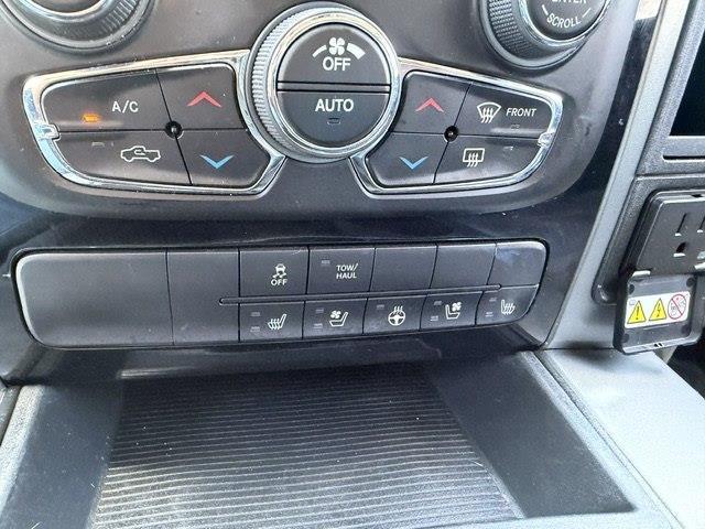 RAM 1500 Sport Crew Cab SWB 4WD 2015