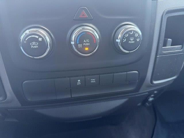 RAM 1500 Sport 4x2 Crew Cab 5'7" Box 2013