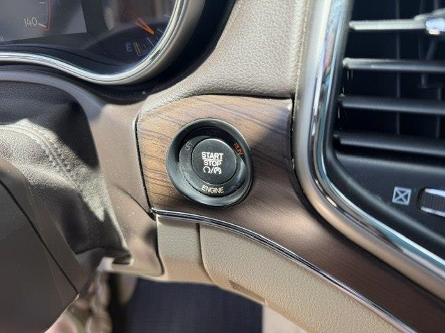 Jeep Grand Cherokee Overland 2WD 2015