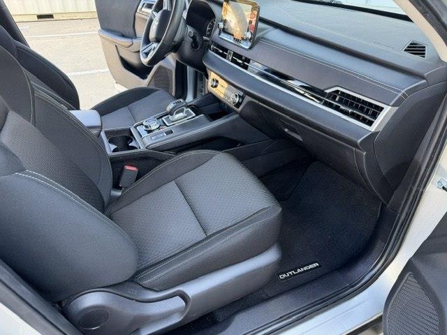 Mitsubishi Outlander ES 4WD 2022