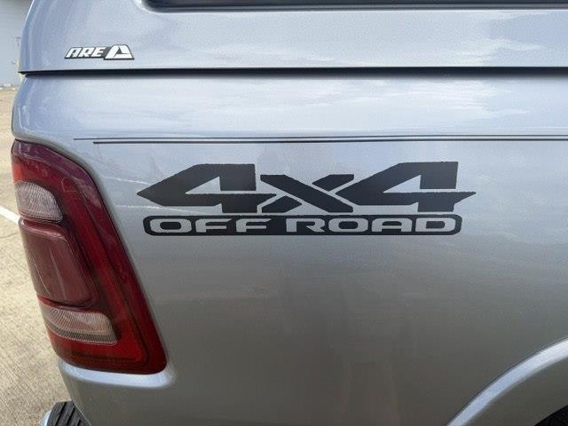 RAM 1500 Laramie Crew Cab SWB 4WD 2019