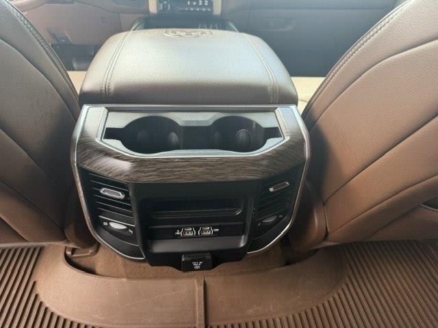 RAM 1500 Laramie Crew Cab SWB 4WD 2019
