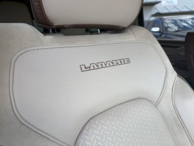RAM 1500 Laramie Crew Cab SWB 4WD 2019